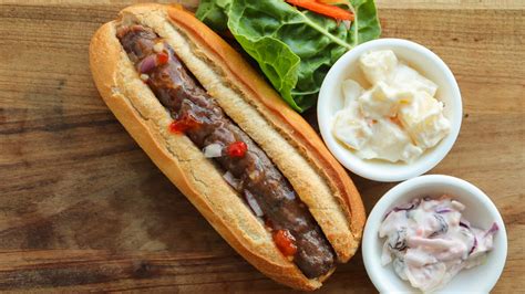  Boerewors!  A Symphony of Spicy Flavors and Juicy Indulgence